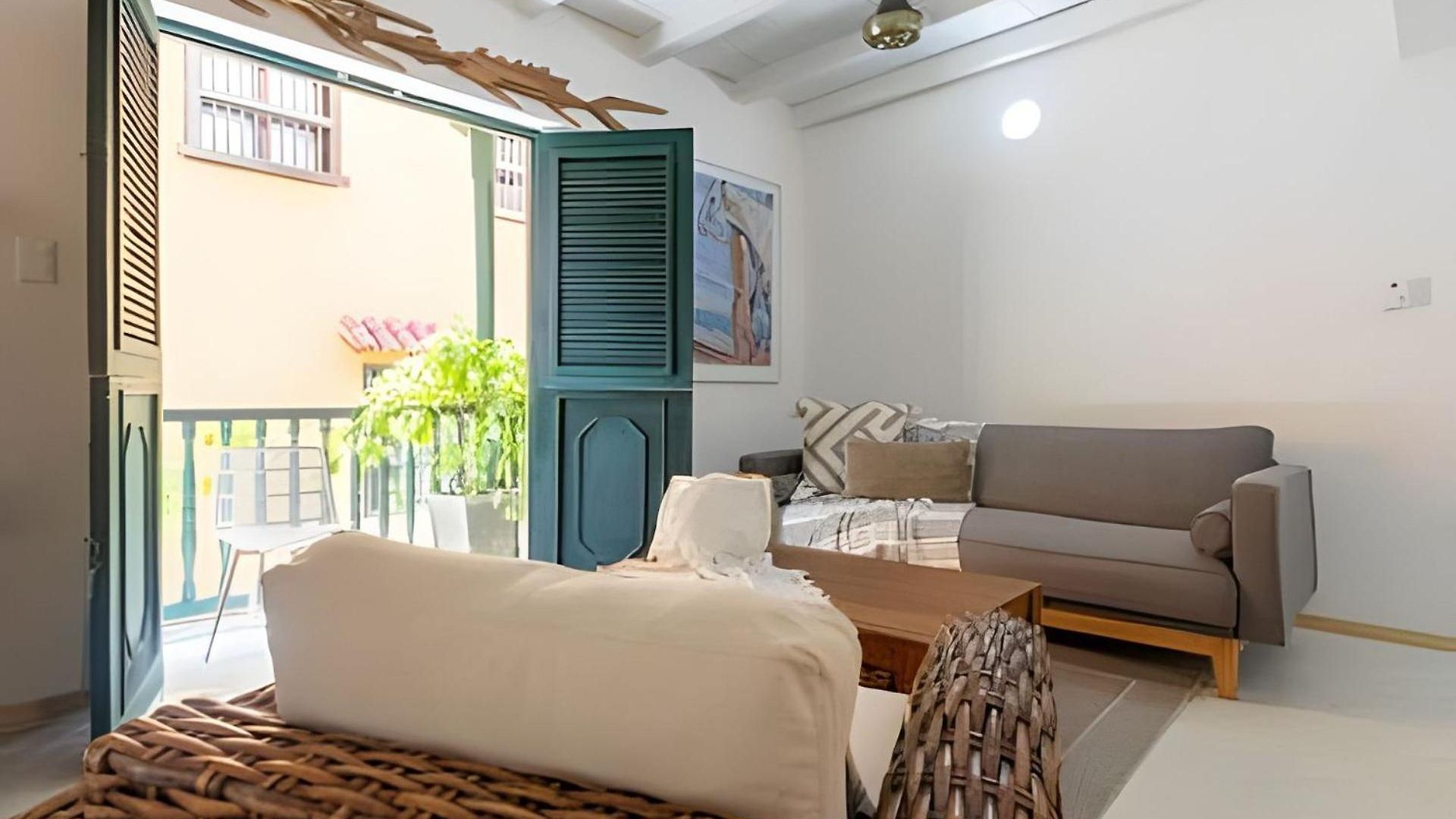 Laurdhomes Historic Center Plaza Santodomingo 3bth Cartagena