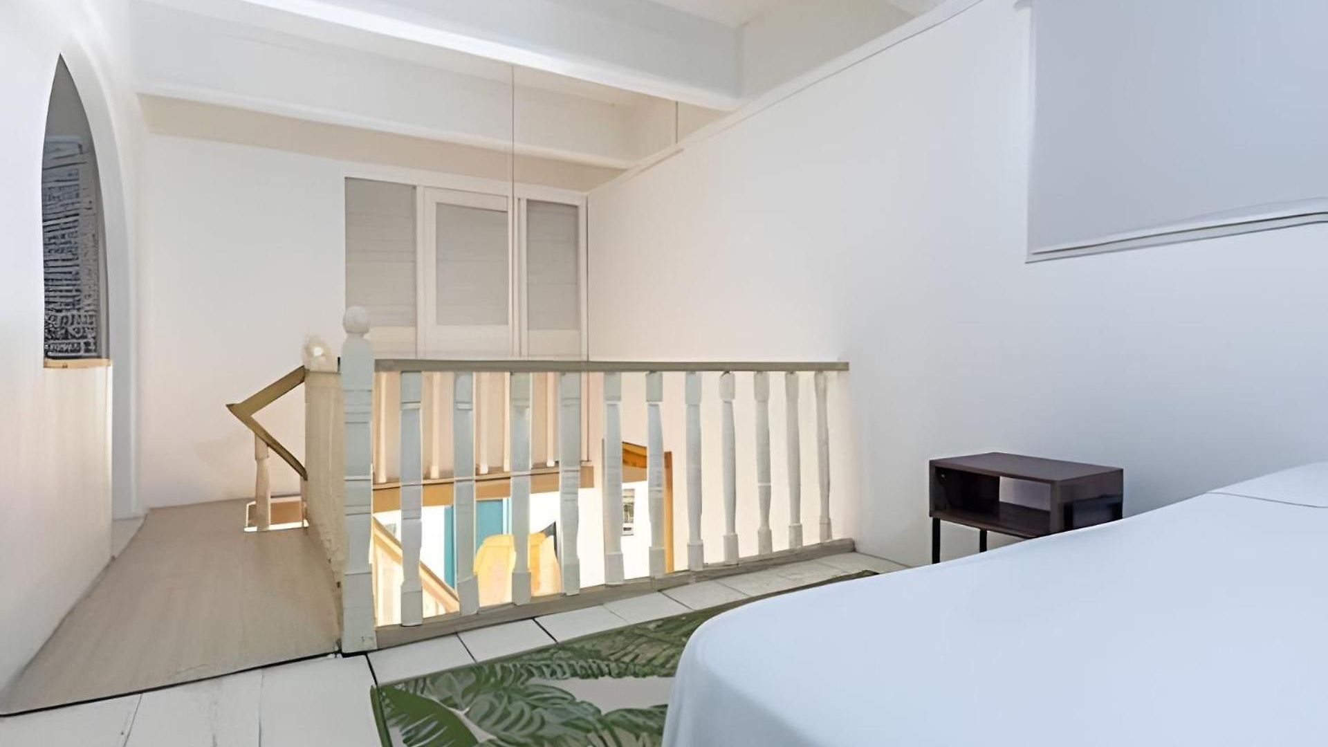 Laurdhomes Historic Center Plaza Santodomingo 3bth