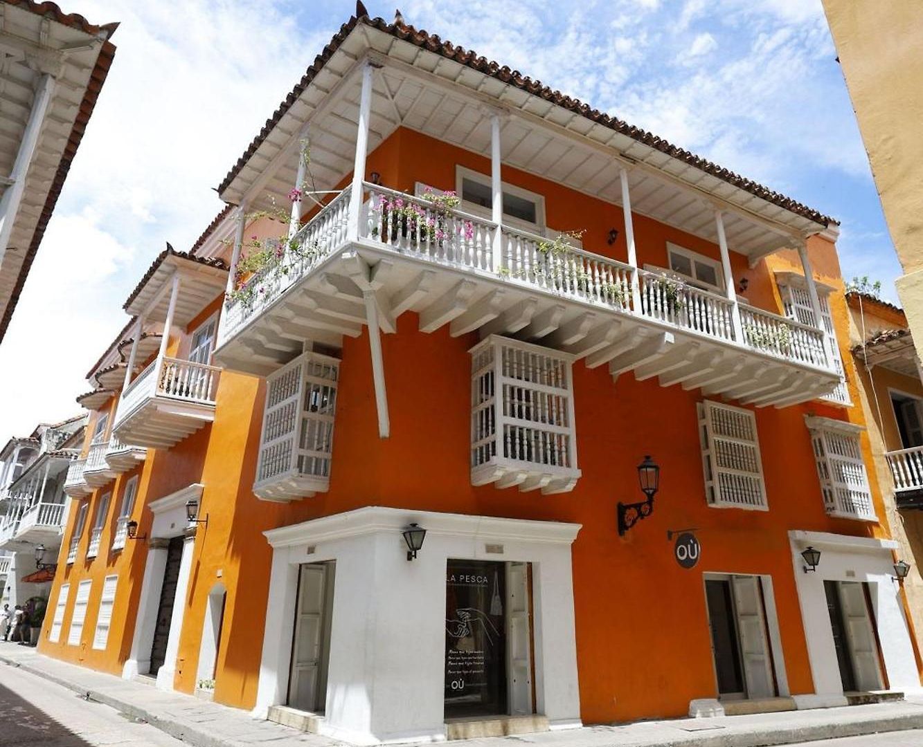 Laurdhomes Historic Center Plaza Santodomingo 3bth *