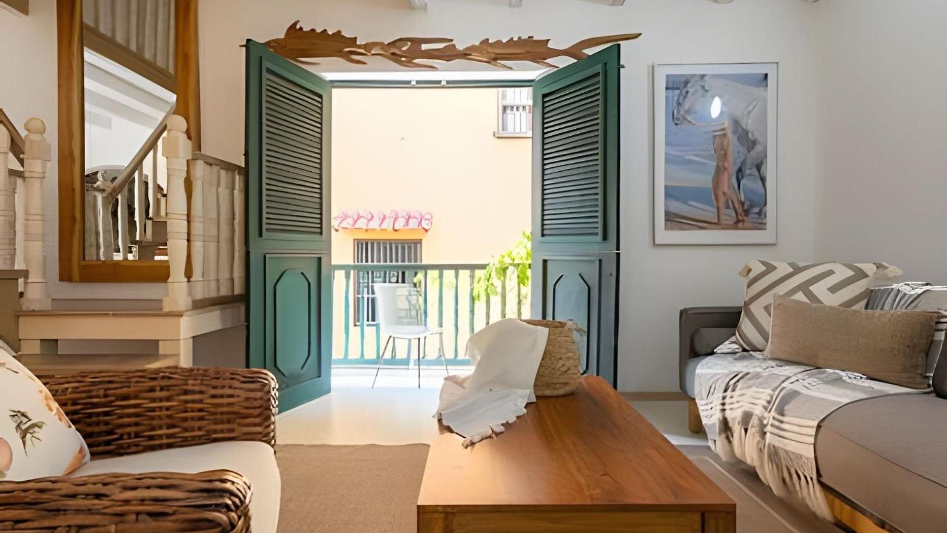 Laurdhomes Historic Center Plaza Santodomingo 3bth