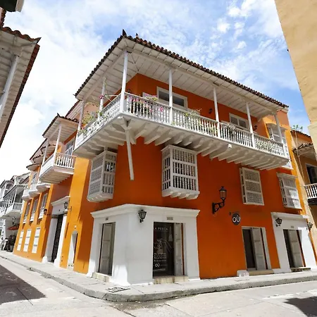 Laurdhomes Historic Center Plaza Santodomingo 3bth *