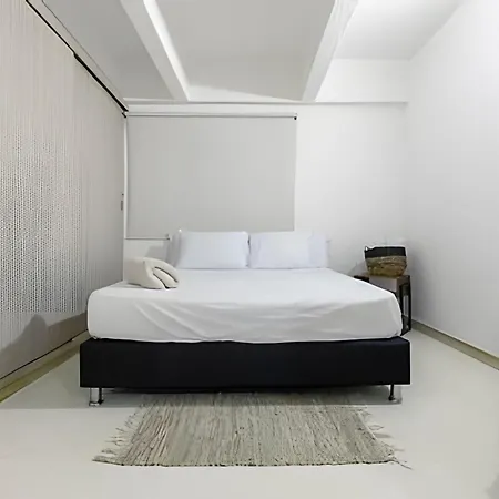Laurdhomes Historic Center Plaza Santodomingo 3bth